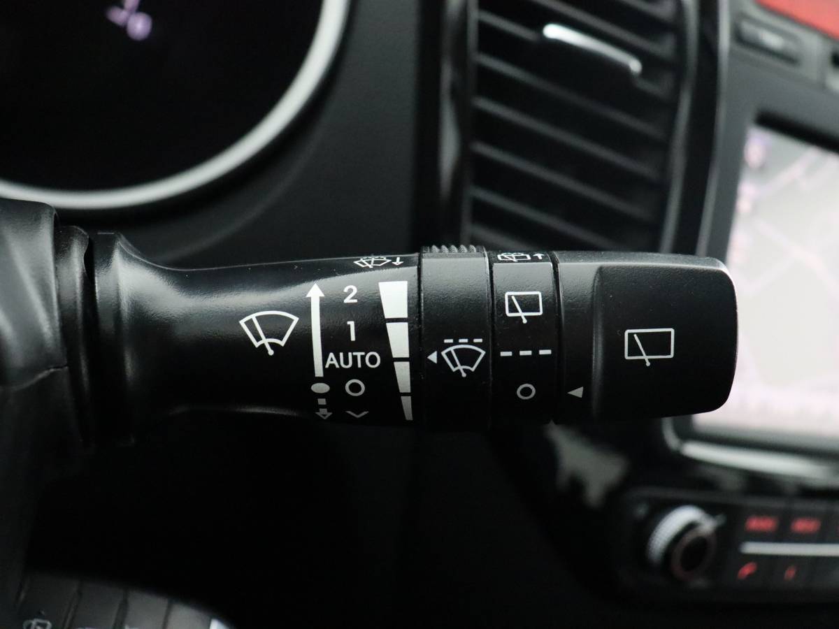 Kia Venga Kia Venga 1.6 CVVT DynamicPLusLine (Afn. Trekhaak / Camera / Navi / Cruise / PDC)