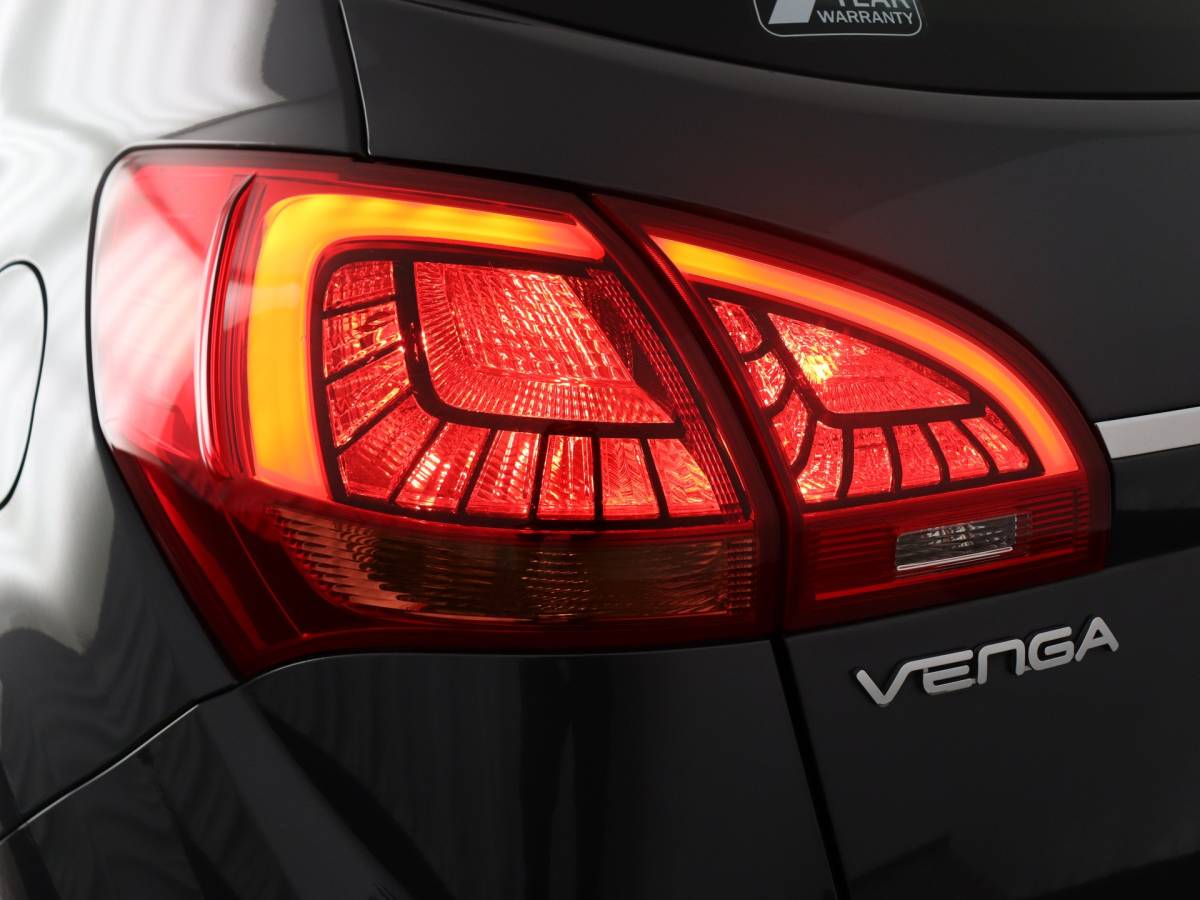Kia Venga Kia Venga 1.6 CVVT DynamicPLusLine (Afn. Trekhaak / Camera / Navi / Cruise / PDC)