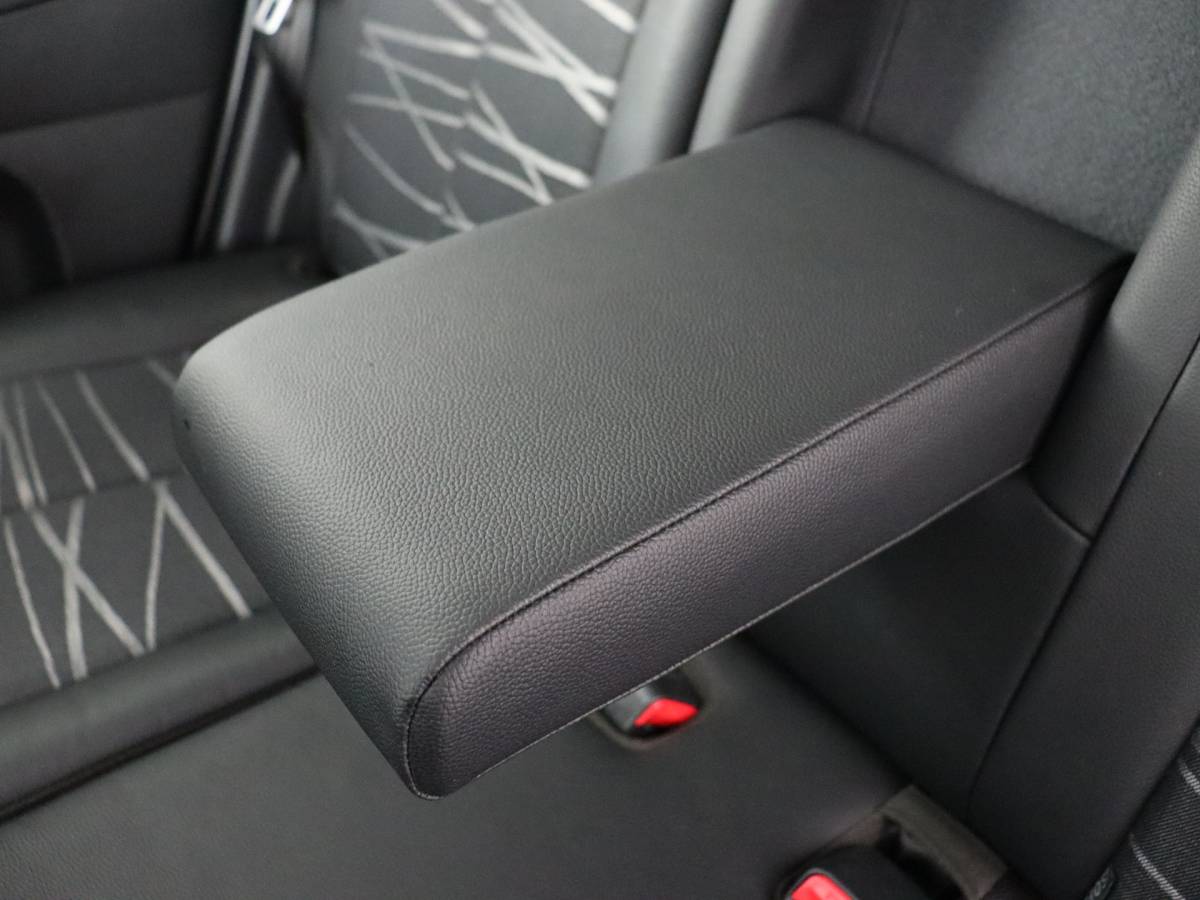 Kia Venga Kia Venga 1.6 CVVT DynamicPLusLine (Afn. Trekhaak / Camera / Navi / Cruise / PDC)