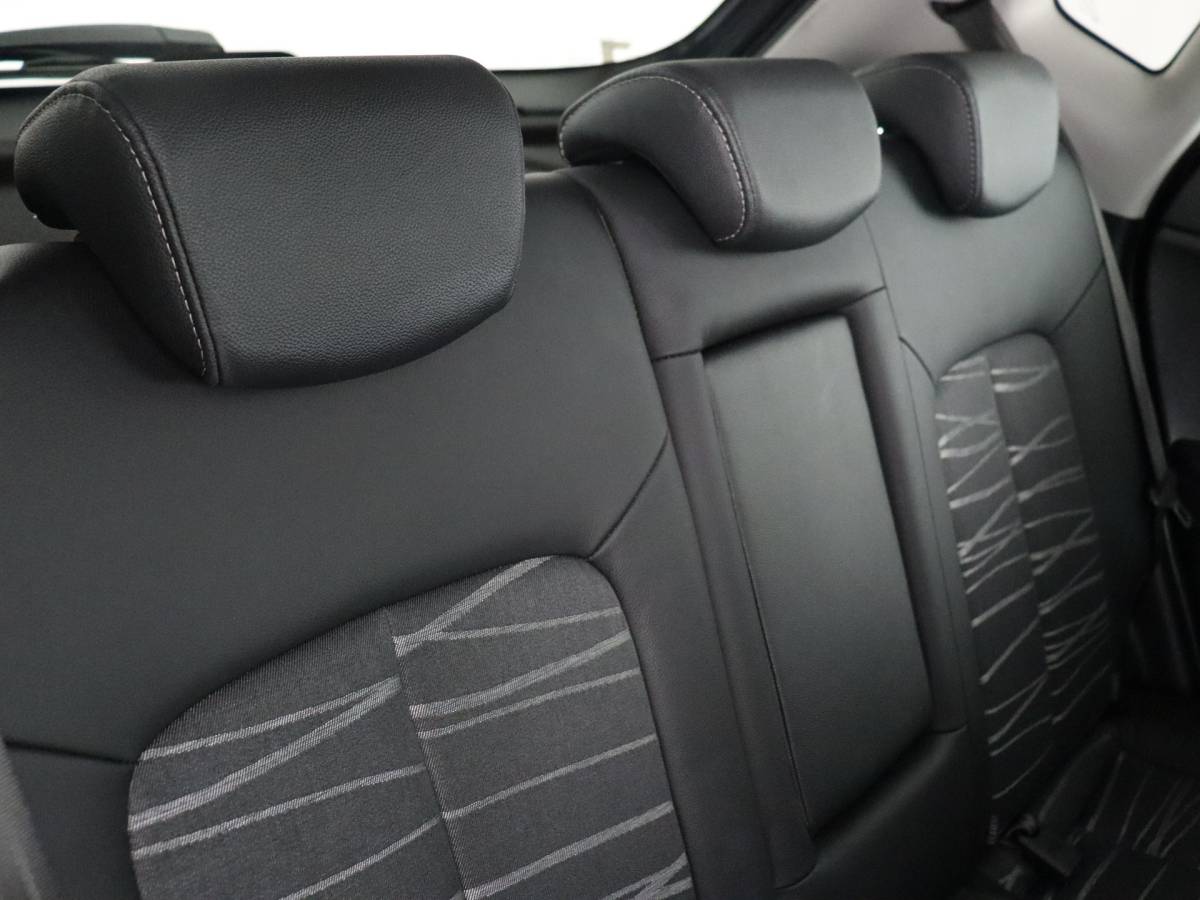 Kia Venga Kia Venga 1.6 CVVT DynamicPLusLine (Afn. Trekhaak / Camera / Navi / Cruise / PDC)