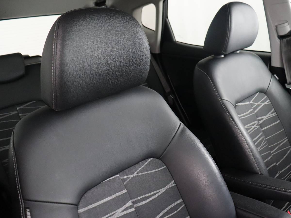 Kia Venga Kia Venga 1.6 CVVT DynamicPLusLine (Afn. Trekhaak / Camera / Navi / Cruise / PDC)