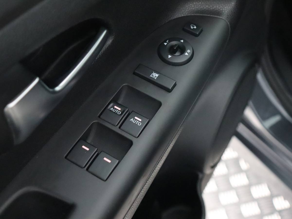 Kia Venga Kia Venga 1.6 CVVT DynamicPLusLine (Afn. Trekhaak / Camera / Navi / Cruise / PDC)