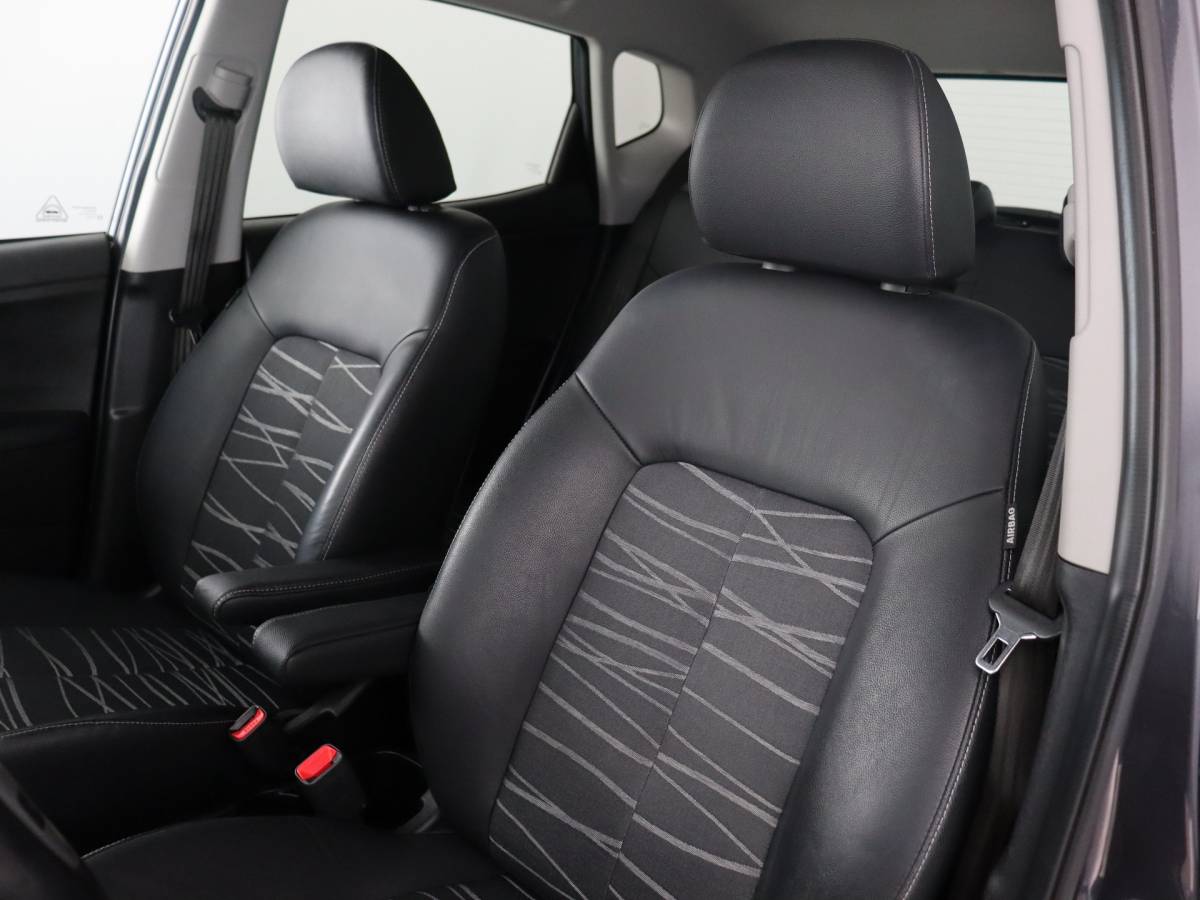 Kia Venga Kia Venga 1.6 CVVT DynamicPLusLine (Afn. Trekhaak / Camera / Navi / Cruise / PDC)