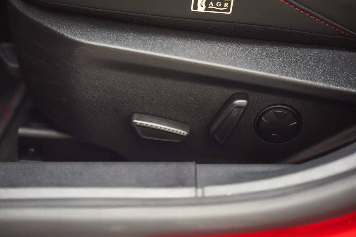 Ford Focus Ford Focus 2.3 EcoBoost ST Aut. [ HUD Perf.stoelen B&O Winterpakket Camera  ]