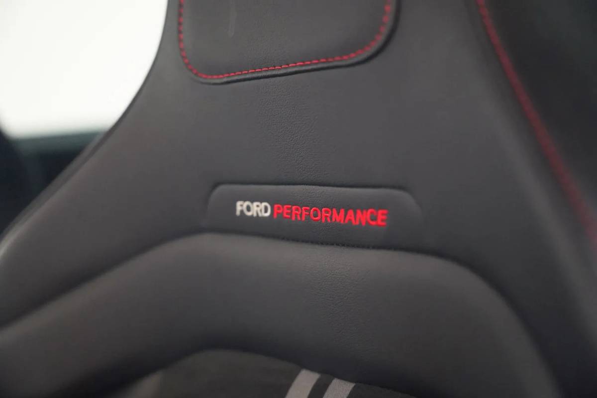 Ford Focus Ford Focus 2.3 EcoBoost ST Aut. [ HUD Perf.stoelen B&O Winterpakket Camera  ]