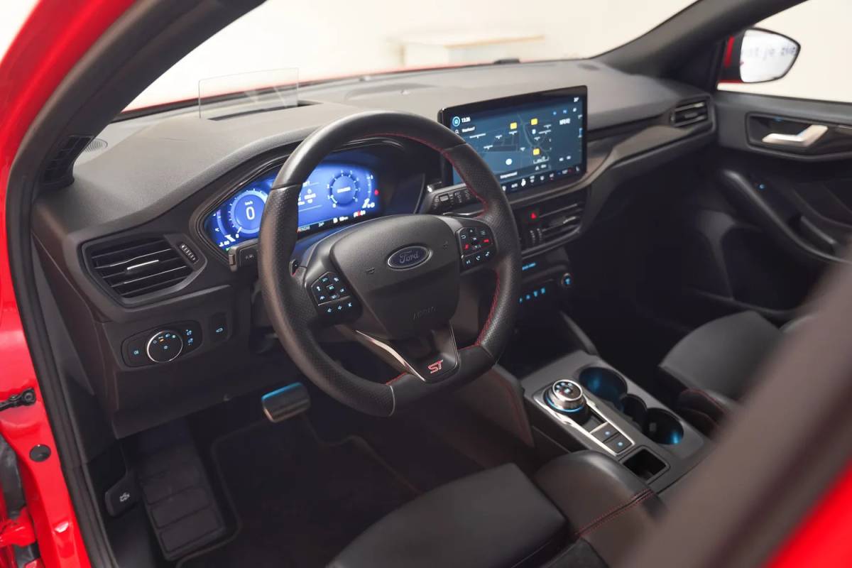 Ford Focus Ford Focus 2.3 EcoBoost ST Aut. [ HUD Perf.stoelen B&O Winterpakket Camera  ]