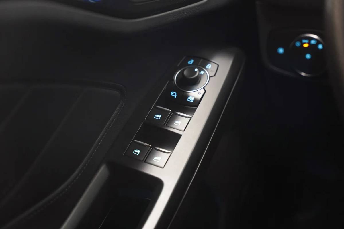 Ford Focus Ford Focus 2.3 EcoBoost ST Aut. [ HUD Perf.stoelen B&O Winterpakket Camera  ]