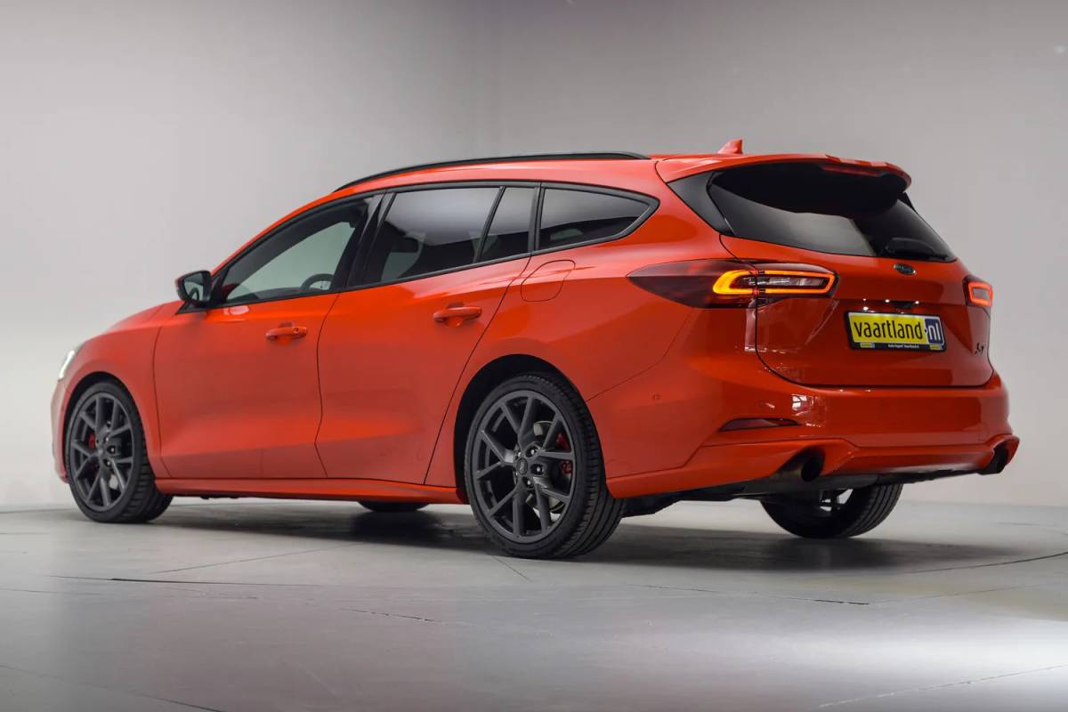 Ford Focus Ford Focus 2.3 EcoBoost ST Aut. [ HUD Perf.stoelen B&O Winterpakket Camera  ]