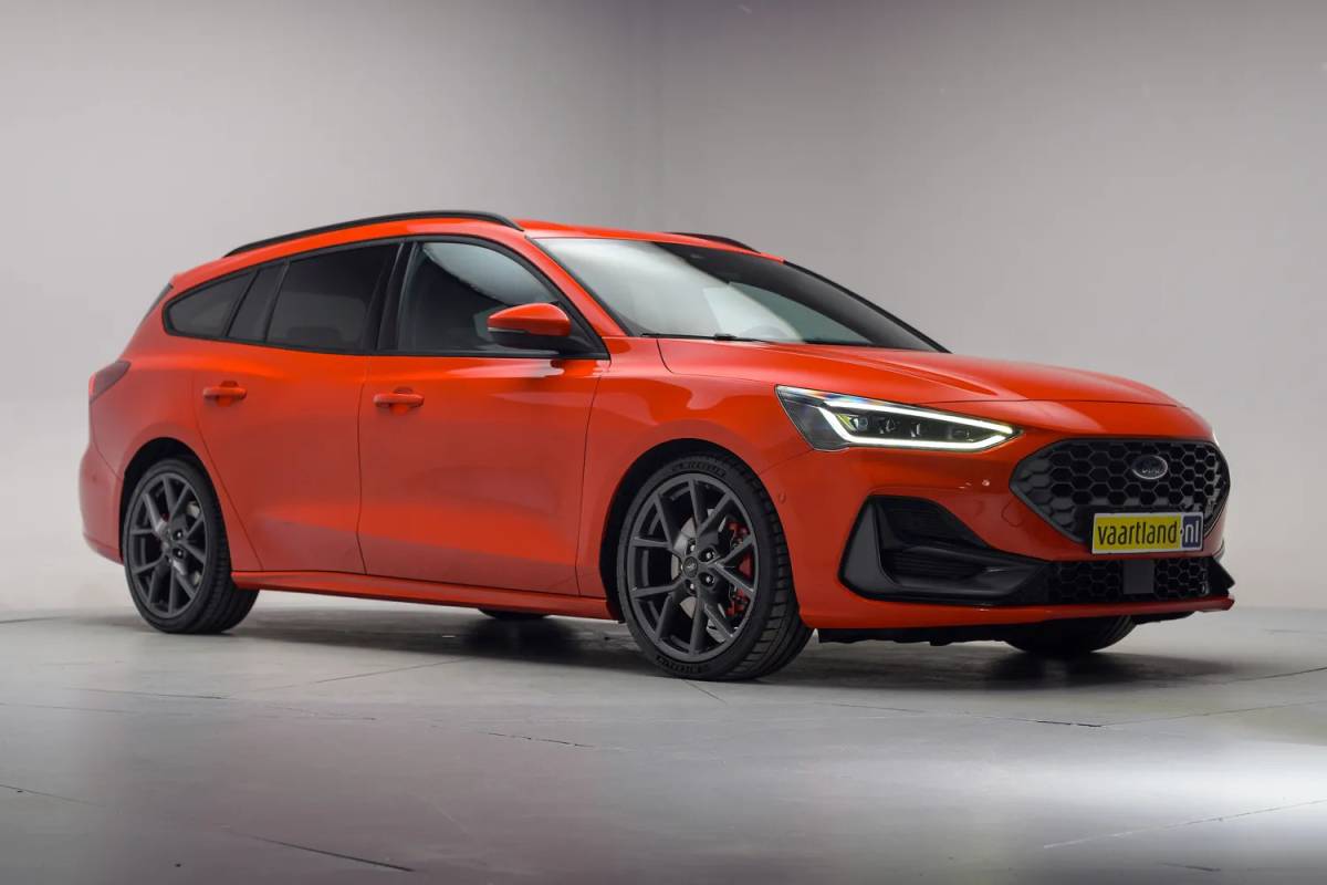 Ford Focus Ford Focus 2.3 EcoBoost ST Aut. [ HUD Perf.stoelen B&O Winterpakket Camera  ]