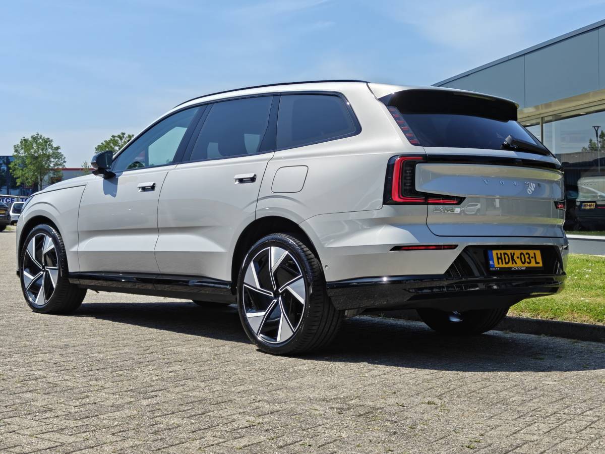 Volvo EX90 Volvo EX90 Twin Motor Performance 517PK Ultra 7p. 111 kWh | Trekhaak | Luchtvering | Climate | 22” | Bose |