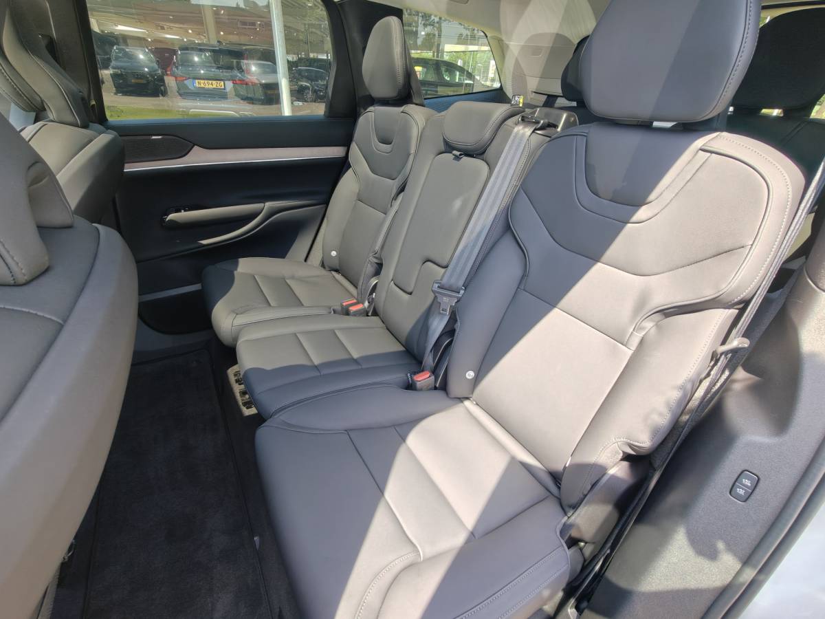 Volvo EX90 Volvo EX90 Twin Motor Performance 517PK Ultra 7p. 111 kWh | Trekhaak | Luchtvering | Climate | 22” | Bose |