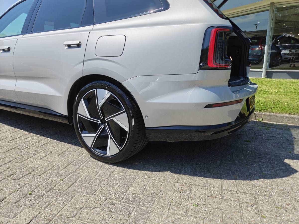 Volvo EX90 Volvo EX90 Twin Motor Performance 517PK Ultra 7p. 111 kWh | Trekhaak | Luchtvering | Climate | 22” | Bose |