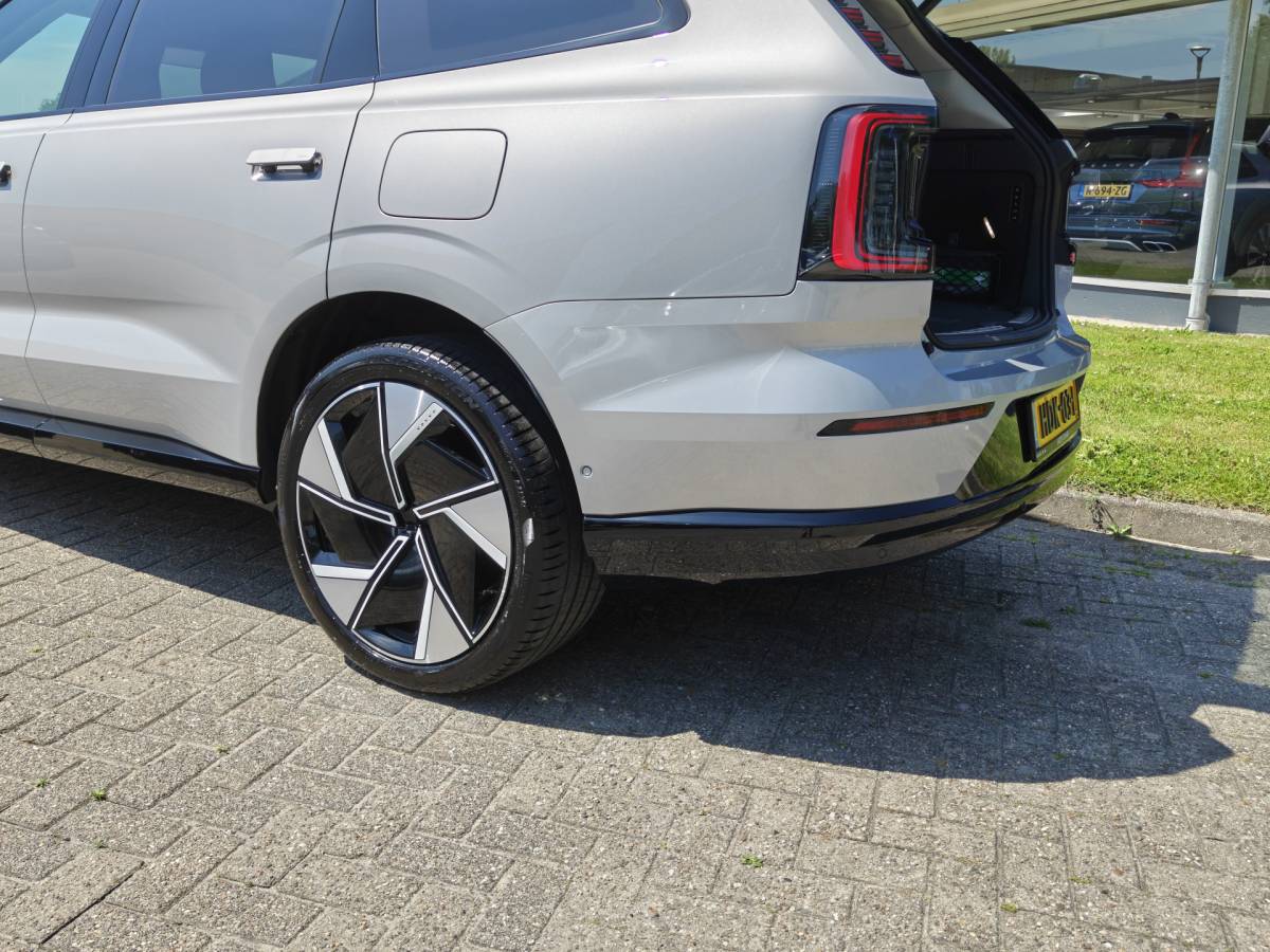 Volvo EX90 Volvo EX90 Twin Motor Performance 517PK Ultra 7p. 111 kWh | Trekhaak | Luchtvering | Climate | 22” | Bose |