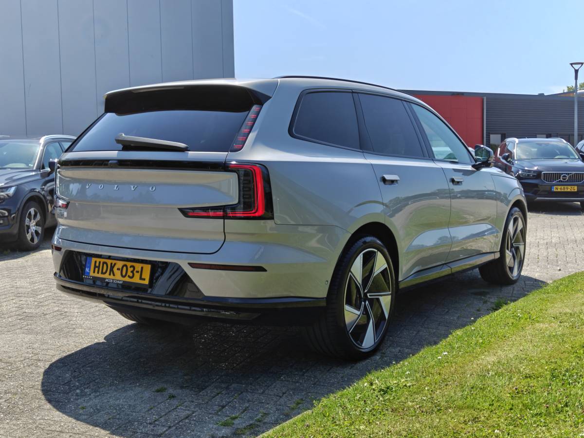 Volvo EX90 Volvo EX90 Twin Motor Performance 517PK Ultra 7p. 111 kWh | Trekhaak | Luchtvering | Climate | 22” | Bose |