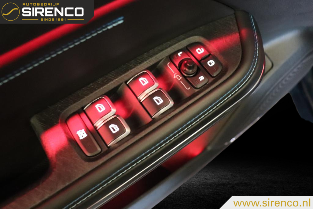 Lynk & Co 01 Lynk & Co 01 1.5 | zwarte dakhemel | 360 camera met 3d view | panodak | stoelverwarming |Android auto & Apple carplay |dab | adaptive cruise control | sfeerverlichting |