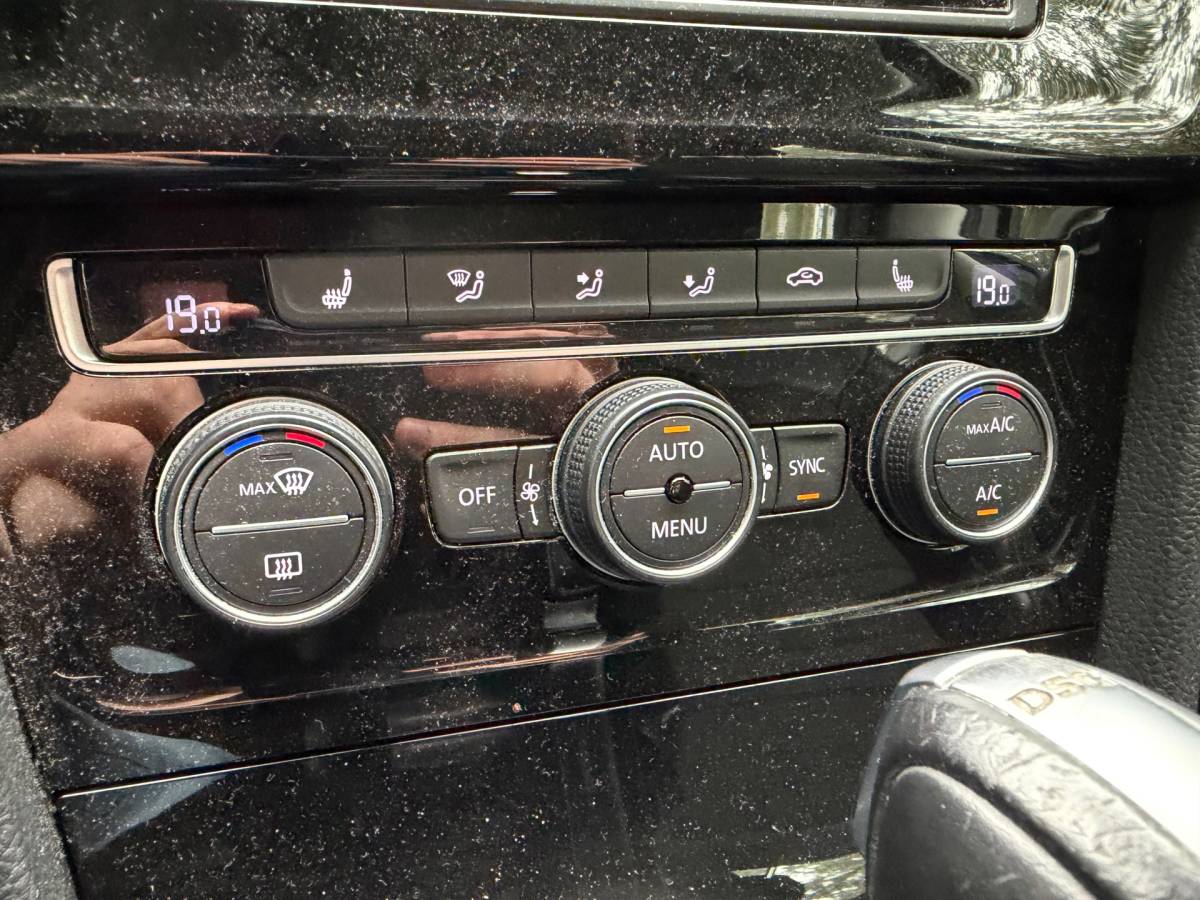 Volkswagen Golf Volkswagen Golf Variant 1.4 TSI Highline | Cruise control + Navi Nu € 5.500,- !!!