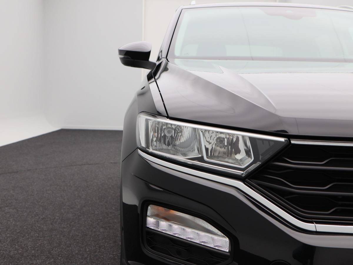 Volkswagen T-Roc Volkswagen T-Roc 1.5 TSi 150 Pk Automaat Style Business | Adaptive Cruise Control | Elektrische Achterklep | Navigatie | Trekhaak | Stoelverwarming | 17 Inch