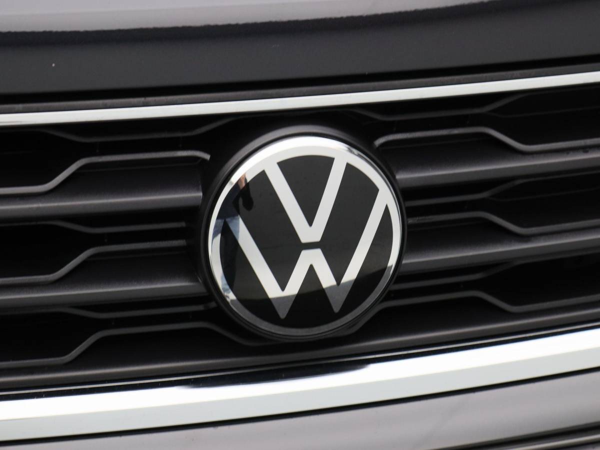 Volkswagen T-Roc Volkswagen T-Roc 1.5 TSi 150 Pk Automaat Style Business | Adaptive Cruise Control | Elektrische Achterklep | Navigatie | Trekhaak | Stoelverwarming | 17 Inch