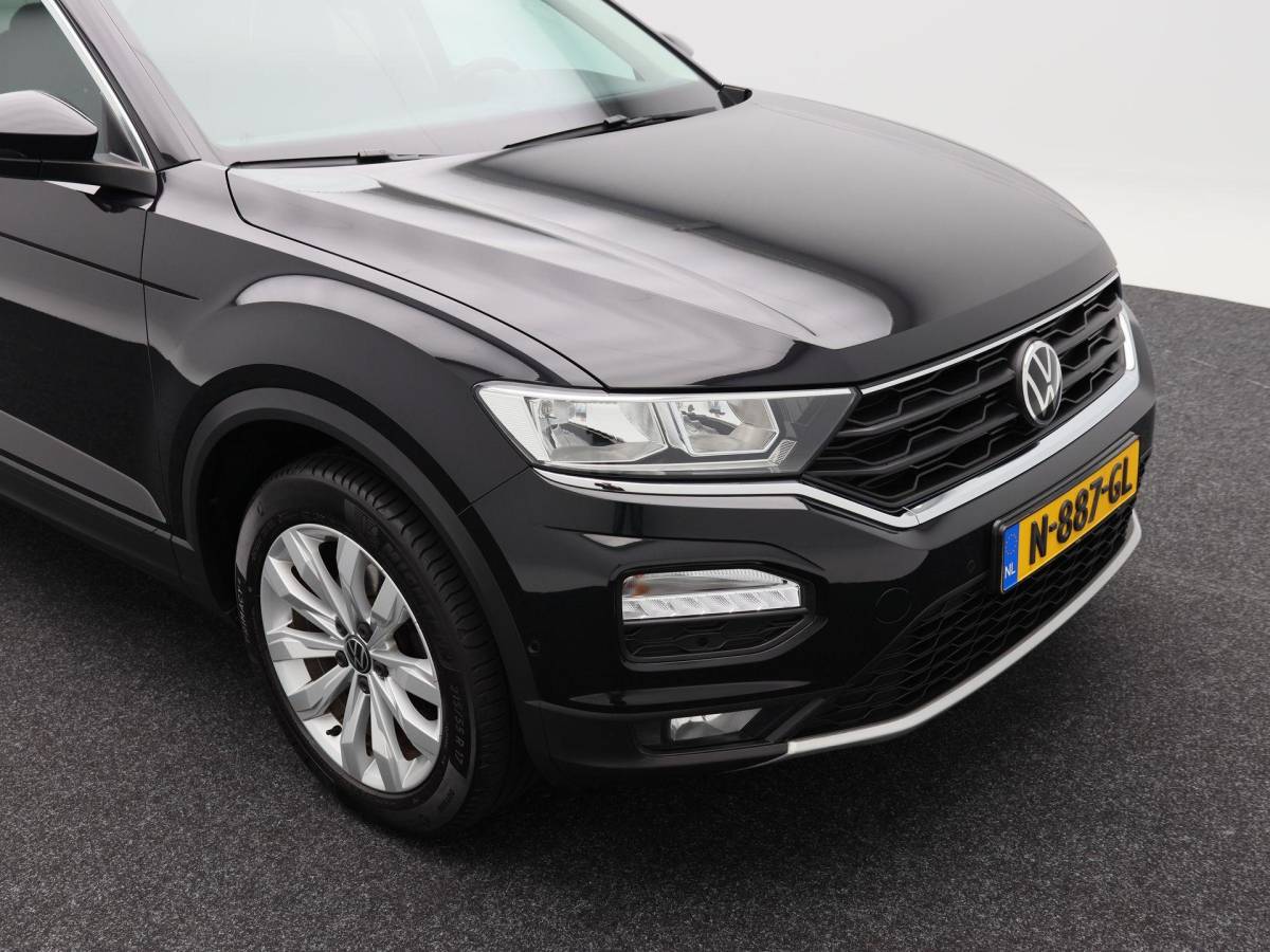 Volkswagen T-Roc Volkswagen T-Roc 1.5 TSi 150 Pk Automaat Style Business | Adaptive Cruise Control | Elektrische Achterklep | Navigatie | Trekhaak | Stoelverwarming | 17 Inch