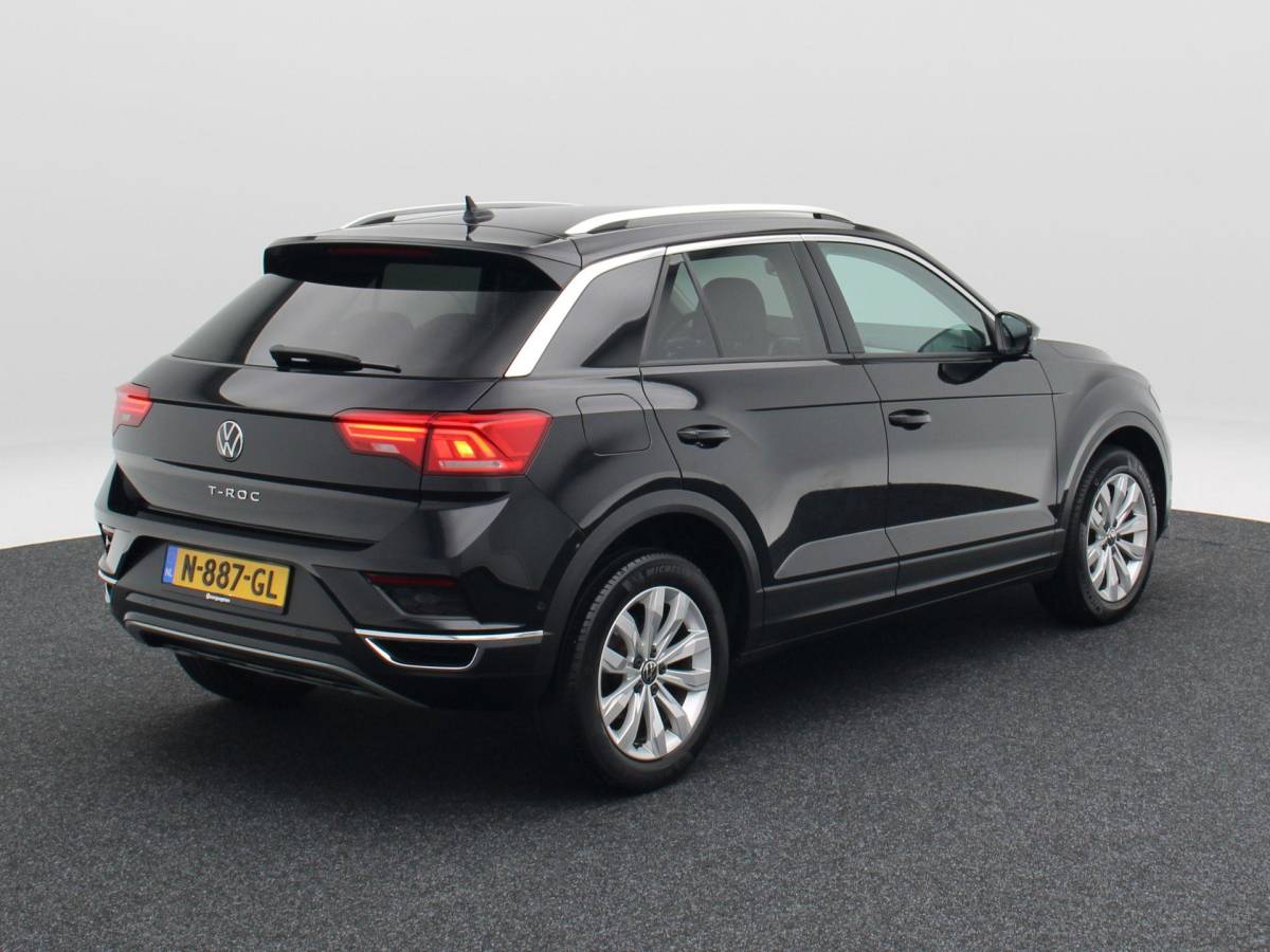 Volkswagen T-Roc Volkswagen T-Roc 1.5 TSi 150 Pk Automaat Style Business | Adaptive Cruise Control | Elektrische Achterklep | Navigatie | Trekhaak | Stoelverwarming | 17 Inch
