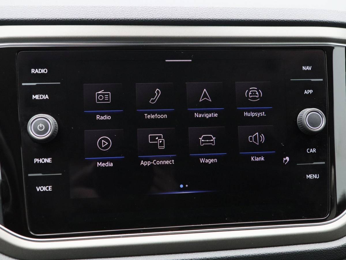 Volkswagen T-Roc Volkswagen T-Roc 1.5 TSi 150 Pk Automaat Style Business | Adaptive Cruise Control | Elektrische Achterklep | Navigatie | Trekhaak | Stoelverwarming | 17 Inch