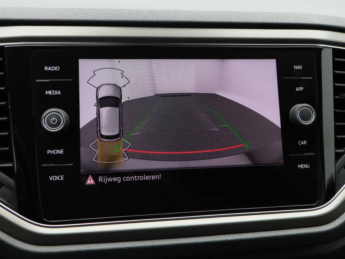 Volkswagen T-Roc Volkswagen T-Roc 1.5 TSi 150 Pk Automaat Style Business | Adaptive Cruise Control | Elektrische Achterklep | Navigatie | Trekhaak | Stoelverwarming | 17 Inch