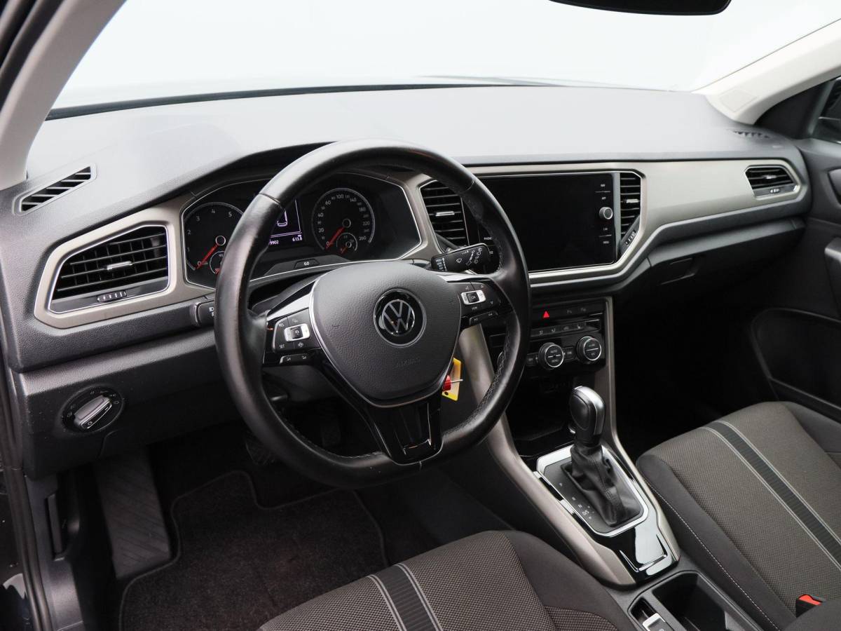 Volkswagen T-Roc Volkswagen T-Roc 1.5 TSi 150 Pk Automaat Style Business | Adaptive Cruise Control | Elektrische Achterklep | Navigatie | Trekhaak | Stoelverwarming | 17 Inch