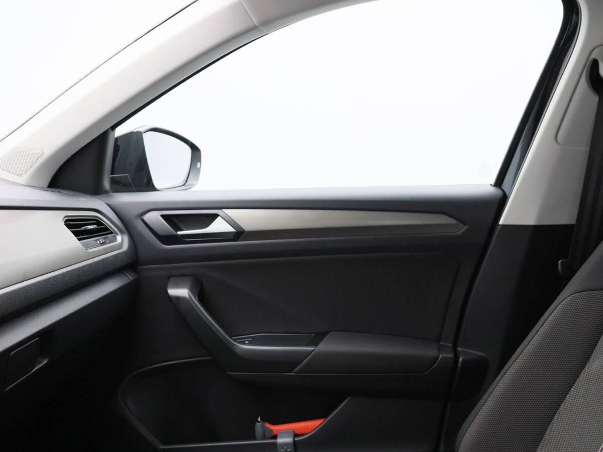 Volkswagen T-Roc Volkswagen T-Roc 1.5 TSi 150 Pk Automaat Style Business | Adaptive Cruise Control | Elektrische Achterklep | Navigatie | Trekhaak | Stoelverwarming | 17 Inch