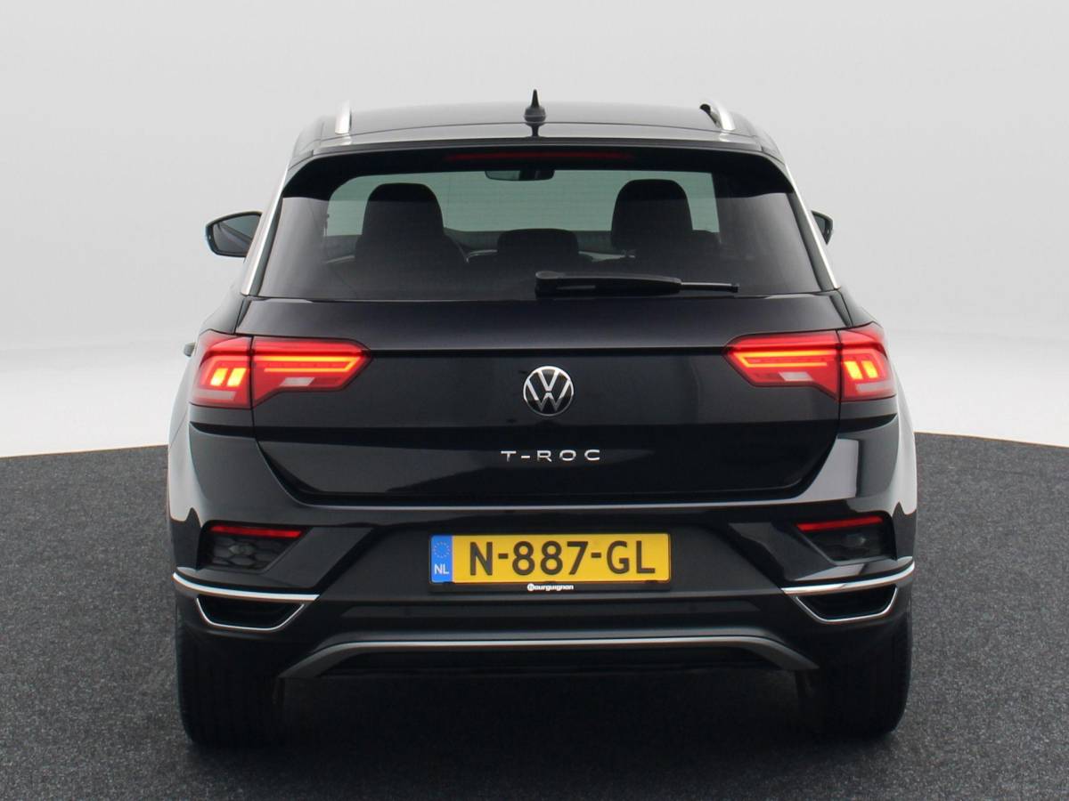 Volkswagen T-Roc Volkswagen T-Roc 1.5 TSi 150 Pk Automaat Style Business | Adaptive Cruise Control | Elektrische Achterklep | Navigatie | Trekhaak | Stoelverwarming | 17 Inch