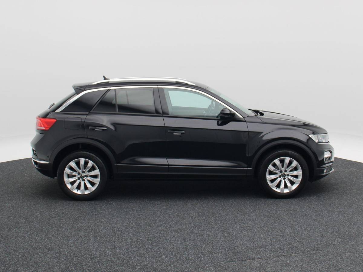 Volkswagen T-Roc Volkswagen T-Roc 1.5 TSi 150 Pk Automaat Style Business | Adaptive Cruise Control | Elektrische Achterklep | Navigatie | Trekhaak | Stoelverwarming | 17 Inch