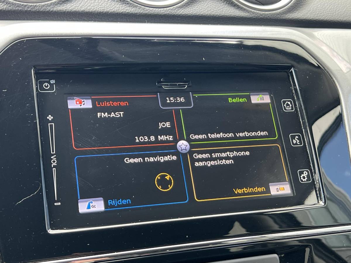 Suzuki Vitara Suzuki Vitara 1.6 Rhino Tekhaak / navigatie