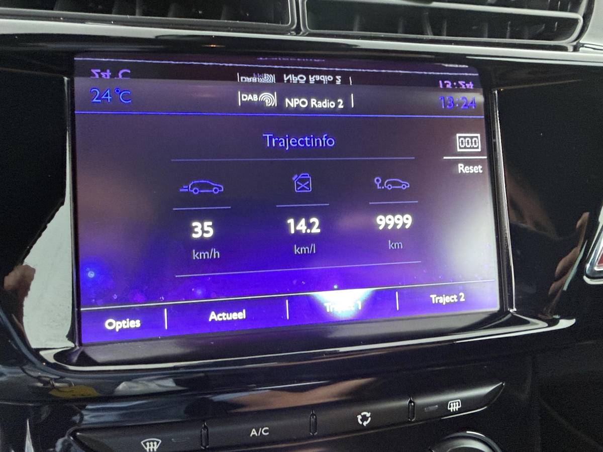 DS DS 3 DS 3 1.2 PureTech Givenchy Le MakeUp – Automaat – Achteruitrijcamera – Navigatie – Airconditioning