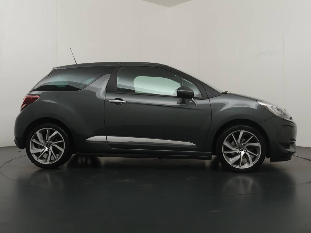 DS DS 3 DS 3 1.2 PureTech Givenchy Le MakeUp – Automaat – Achteruitrijcamera – Navigatie – Airconditioning