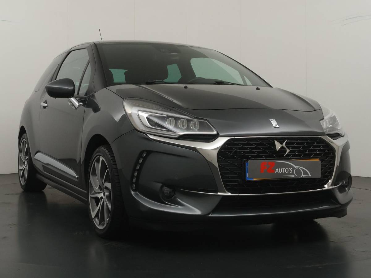 DS DS 3 DS 3 1.2 PureTech Givenchy Le MakeUp – Automaat – Achteruitrijcamera – Navigatie – Airconditioning