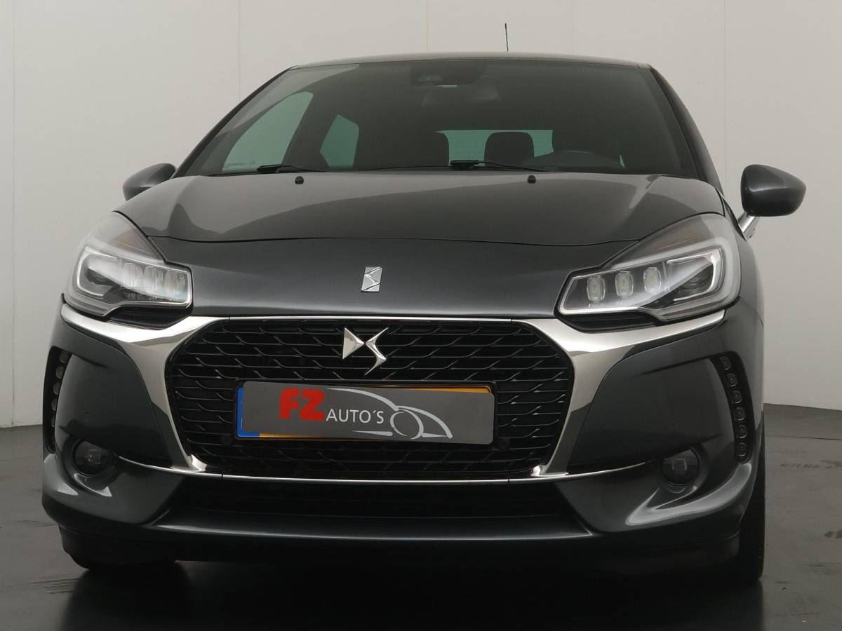 DS DS 3 DS 3 1.2 PureTech Givenchy Le MakeUp – Automaat – Achteruitrijcamera – Navigatie – Airconditioning