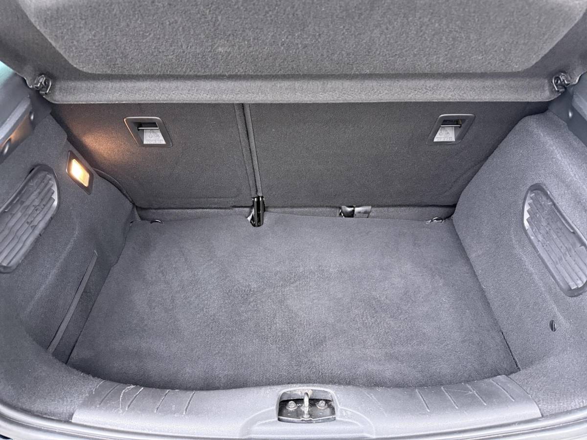 DS DS 3 DS 3 1.2 PureTech Givenchy Le MakeUp – Automaat – Achteruitrijcamera – Navigatie – Airconditioning