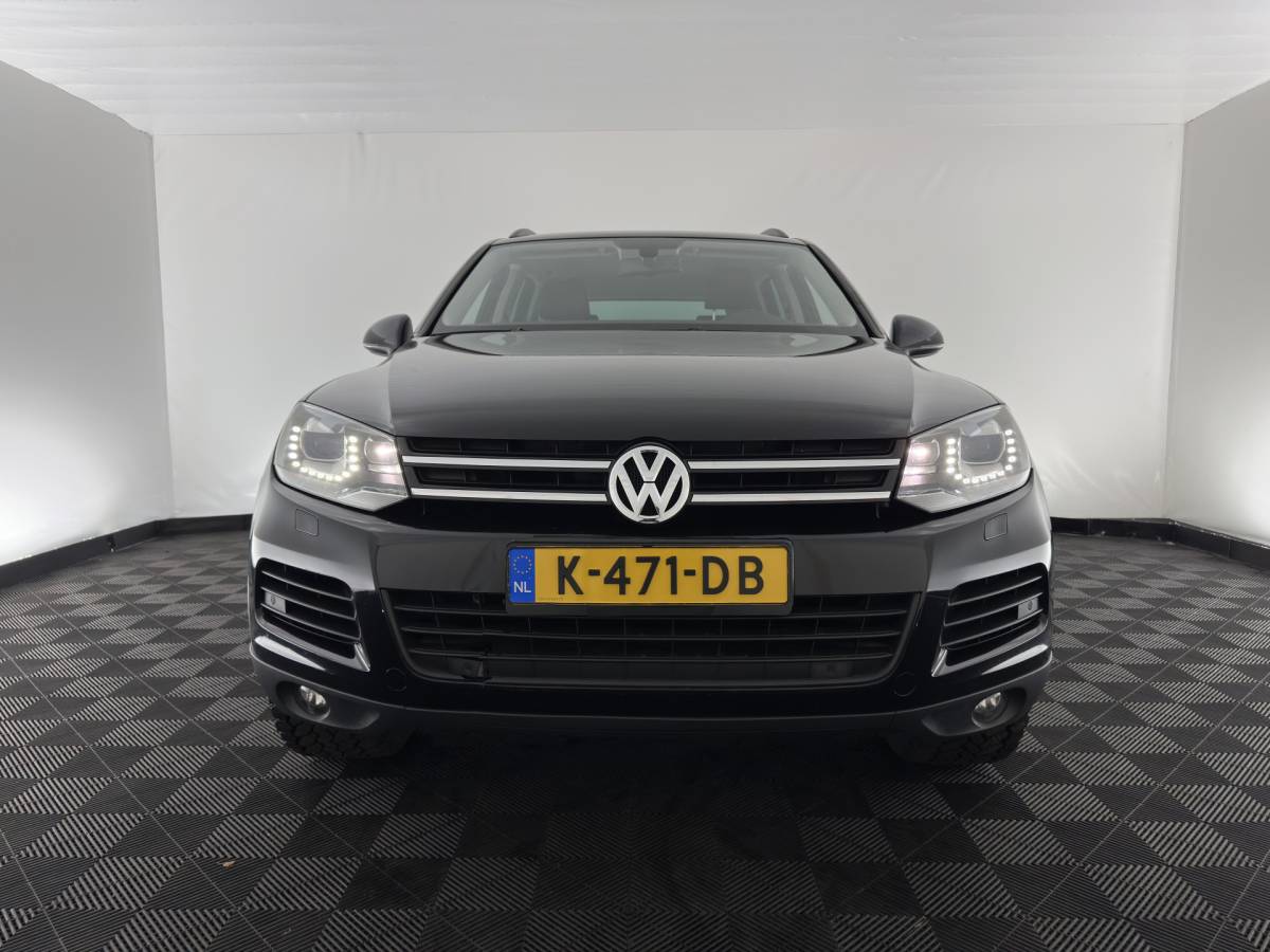Volkswagen Touareg Volkswagen Touareg 3.0 TDI Highline Aut. *LEATHER | XENON | HEATED-COMFORTSEATS | NAVI-FULLMAP | PRIVACY-GLASS | SHIFT-PADDLES | ECC | PDC | CRUISE | TOWBAR | 20”ALU*