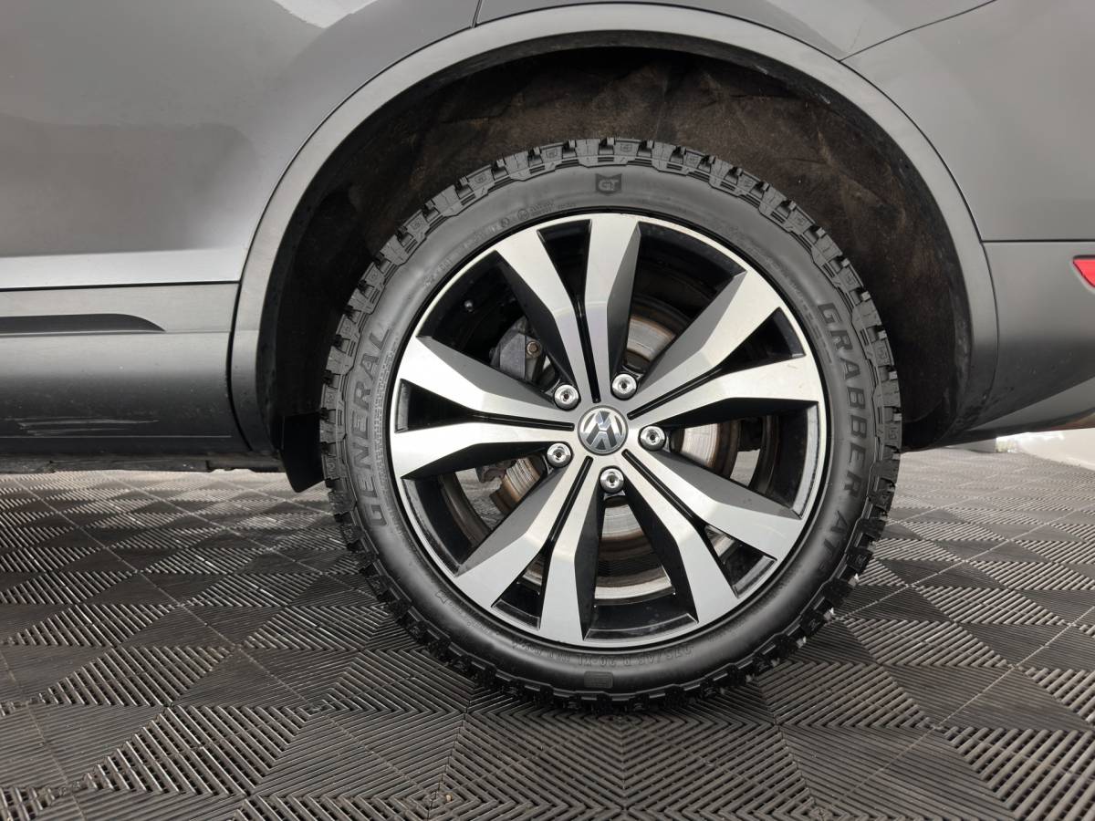 Volkswagen Touareg Volkswagen Touareg 3.0 TDI Highline Aut. *LEATHER | XENON | HEATED-COMFORTSEATS | NAVI-FULLMAP | PRIVACY-GLASS | SHIFT-PADDLES | ECC | PDC | CRUISE | TOWBAR | 20”ALU*