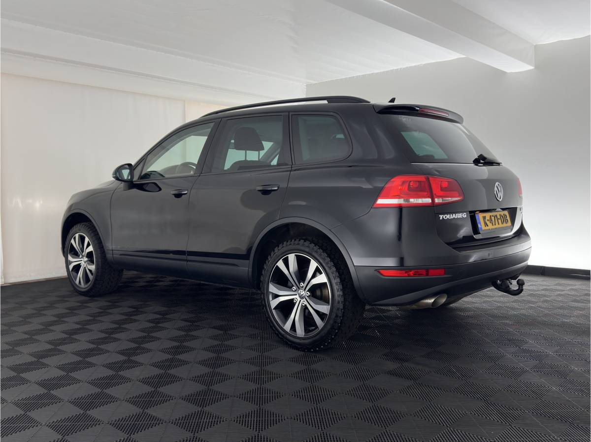 Volkswagen Touareg Volkswagen Touareg 3.0 TDI Highline Aut. *LEATHER | XENON | HEATED-COMFORTSEATS | NAVI-FULLMAP | PRIVACY-GLASS | SHIFT-PADDLES | ECC | PDC | CRUISE | TOWBAR | 20”ALU*