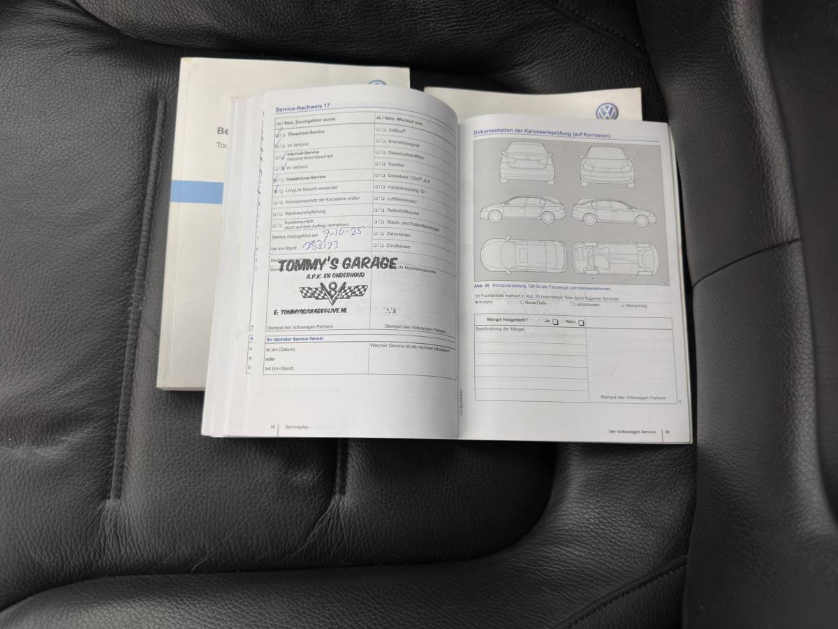 Volkswagen Touareg Volkswagen Touareg 3.0 TDI Highline Aut. *LEATHER | XENON | HEATED-COMFORTSEATS | NAVI-FULLMAP | PRIVACY-GLASS | SHIFT-PADDLES | ECC | PDC | CRUISE | TOWBAR | 20”ALU*