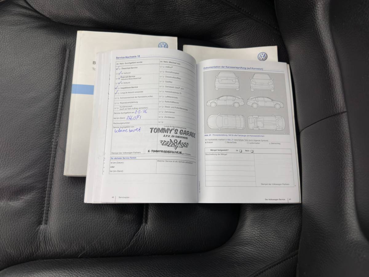 Volkswagen Touareg Volkswagen Touareg 3.0 TDI Highline Aut. *LEATHER | XENON | HEATED-COMFORTSEATS | NAVI-FULLMAP | PRIVACY-GLASS | SHIFT-PADDLES | ECC | PDC | CRUISE | TOWBAR | 20”ALU*