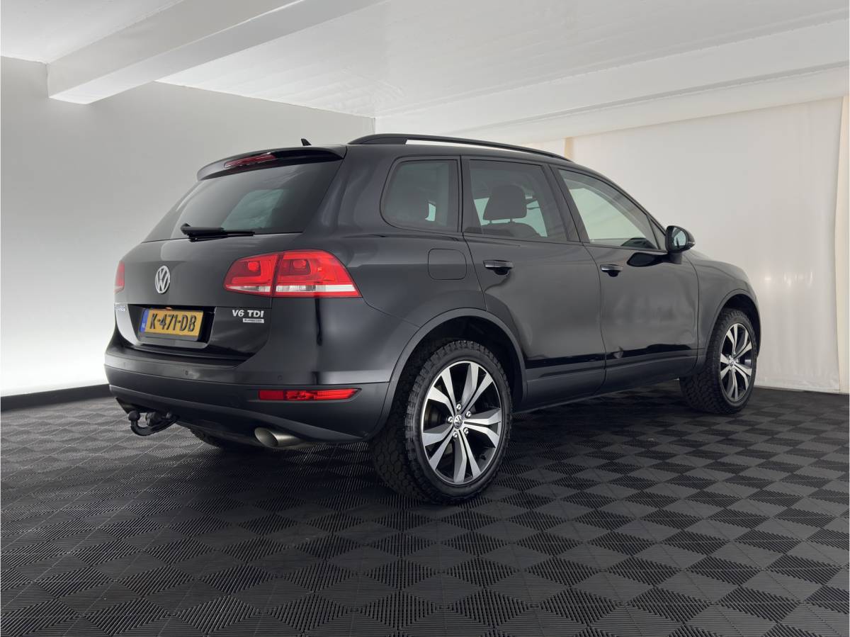 Volkswagen Touareg Volkswagen Touareg 3.0 TDI Highline Aut. *LEATHER | XENON | HEATED-COMFORTSEATS | NAVI-FULLMAP | PRIVACY-GLASS | SHIFT-PADDLES | ECC | PDC | CRUISE | TOWBAR | 20”ALU*