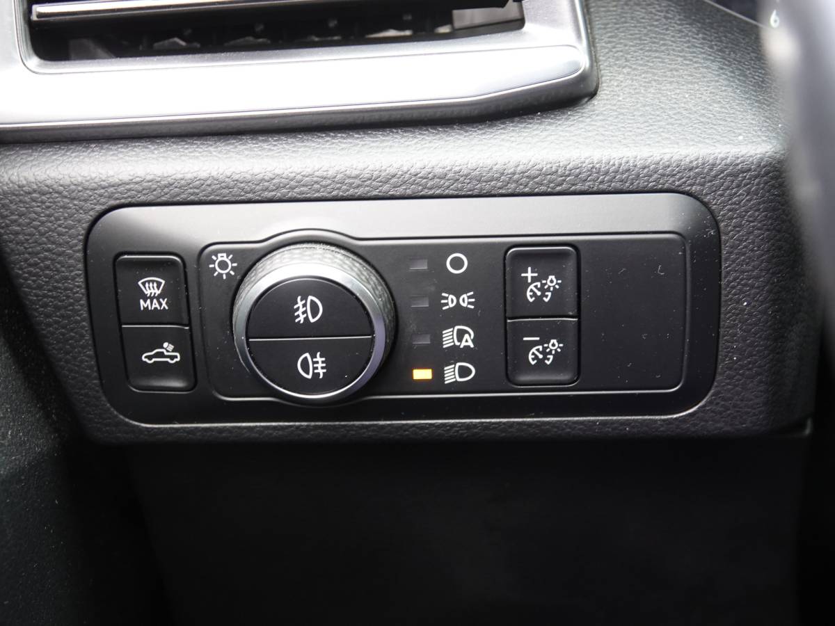Volkswagen Amarok Volkswagen Amarok 3.0 TDI V6 4Motion Aventura BOMVOL | LEER | ELEK. ROLL TOP | PPF