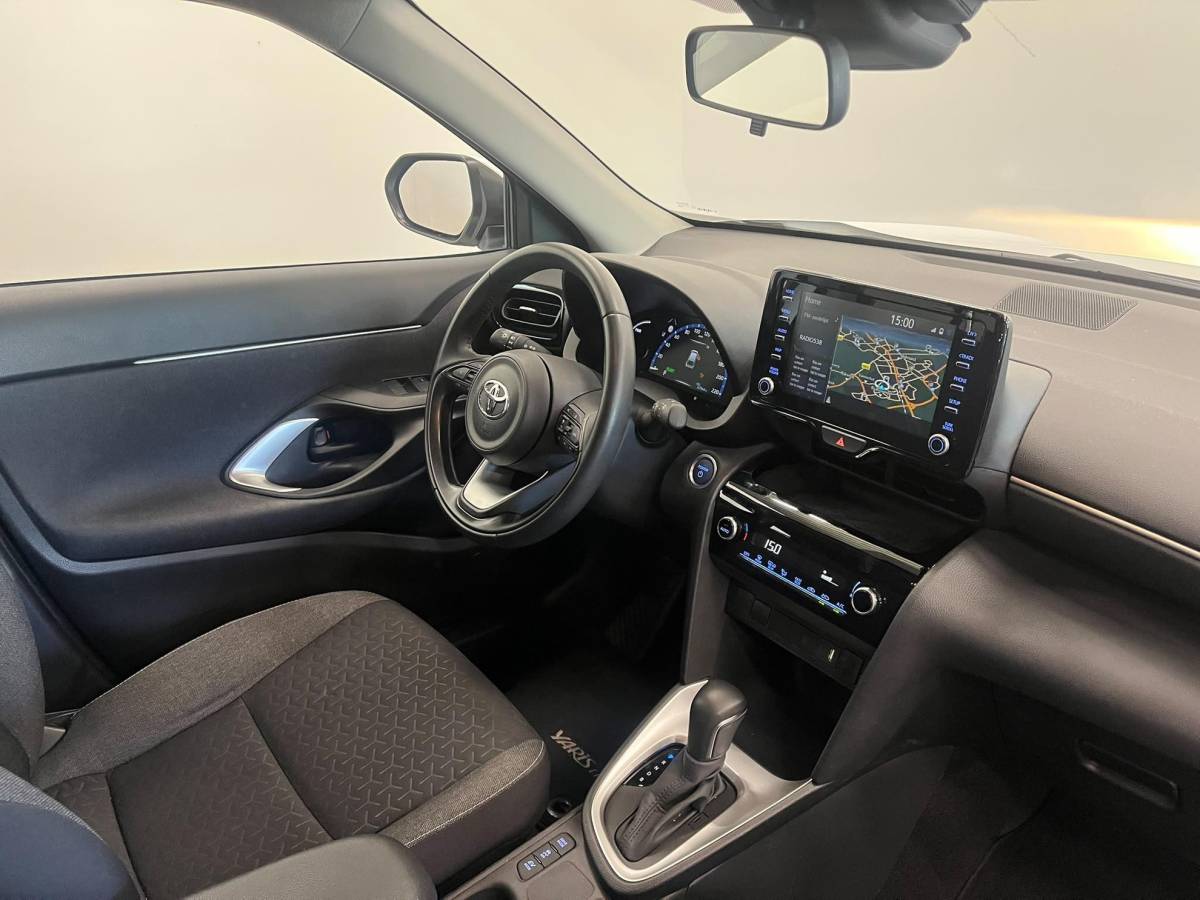 Toyota Yaris Cross Toyota Yaris Cross 1.5 Hybrid Business Navigatie Apple Carplay Android Auto Camera Parkeerhulp Adaptive Cruise Control Climate Control Lichtmetalen velgen