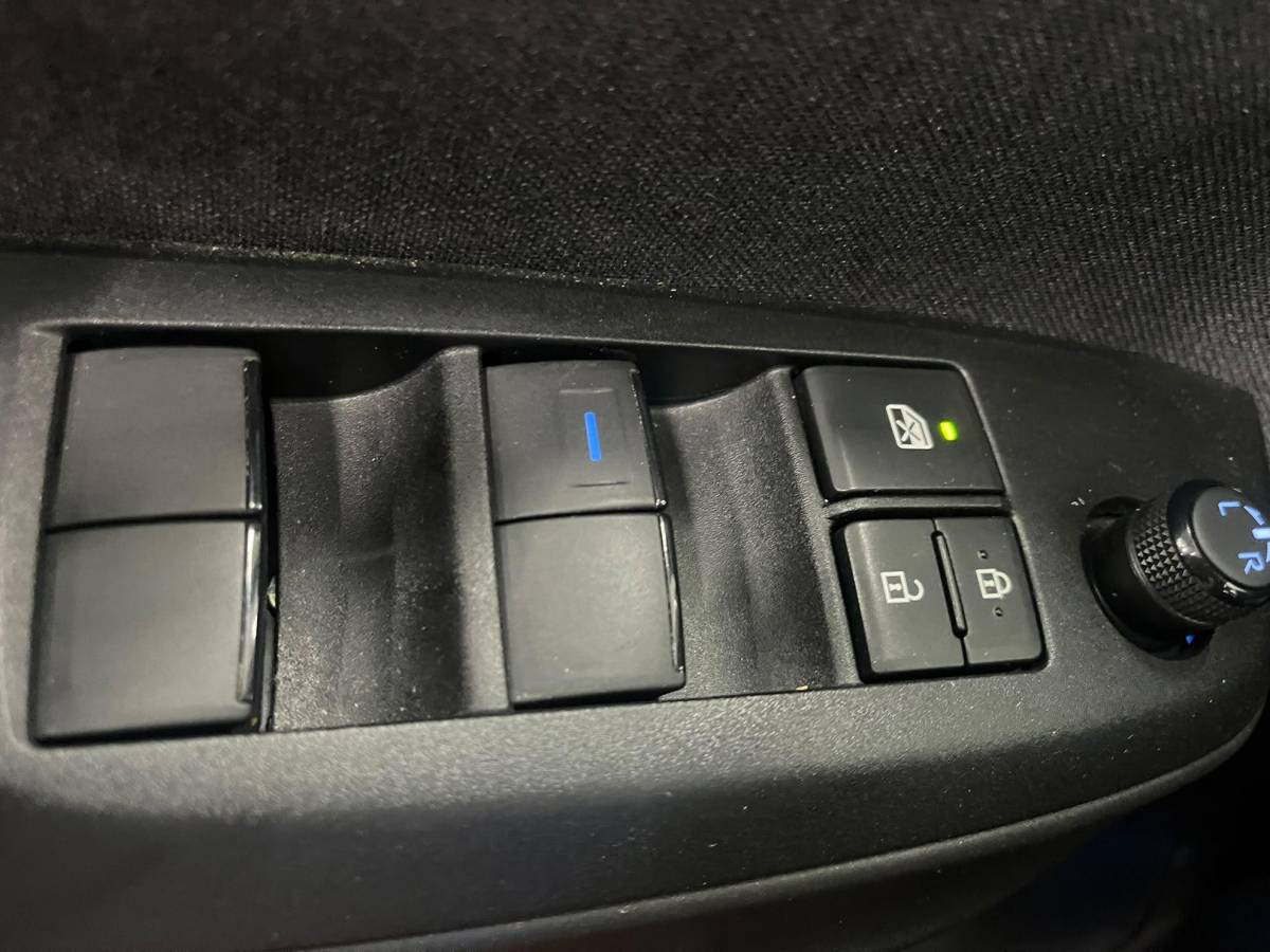 Toyota Yaris Cross Toyota Yaris Cross 1.5 Hybrid Business Navigatie Apple Carplay Android Auto Camera Parkeerhulp Adaptive Cruise Control Climate Control Lichtmetalen velgen