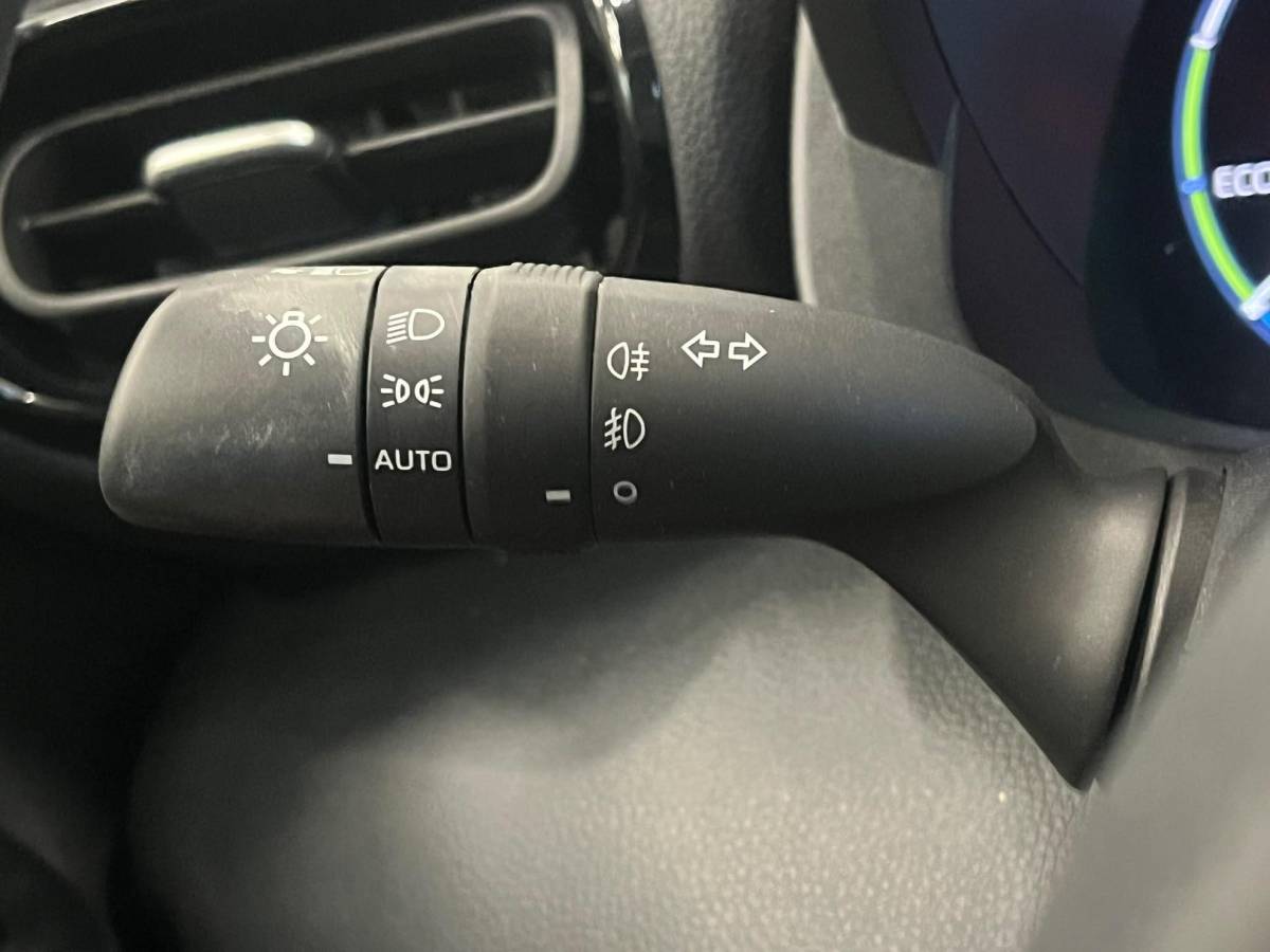 Toyota Yaris Cross Toyota Yaris Cross 1.5 Hybrid Business Navigatie Apple Carplay Android Auto Camera Parkeerhulp Adaptive Cruise Control Climate Control Lichtmetalen velgen
