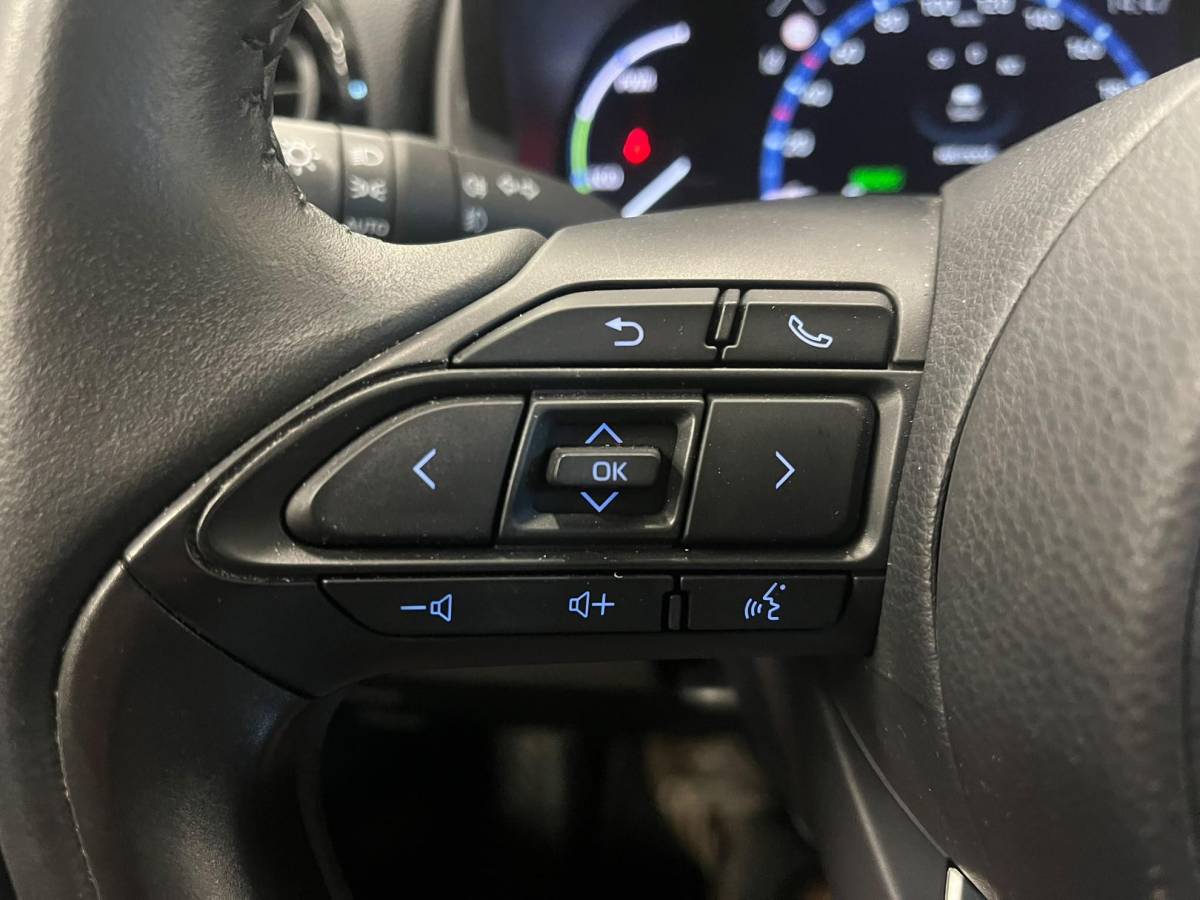 Toyota Yaris Cross Toyota Yaris Cross 1.5 Hybrid Business Navigatie Apple Carplay Android Auto Camera Parkeerhulp Adaptive Cruise Control Climate Control Lichtmetalen velgen