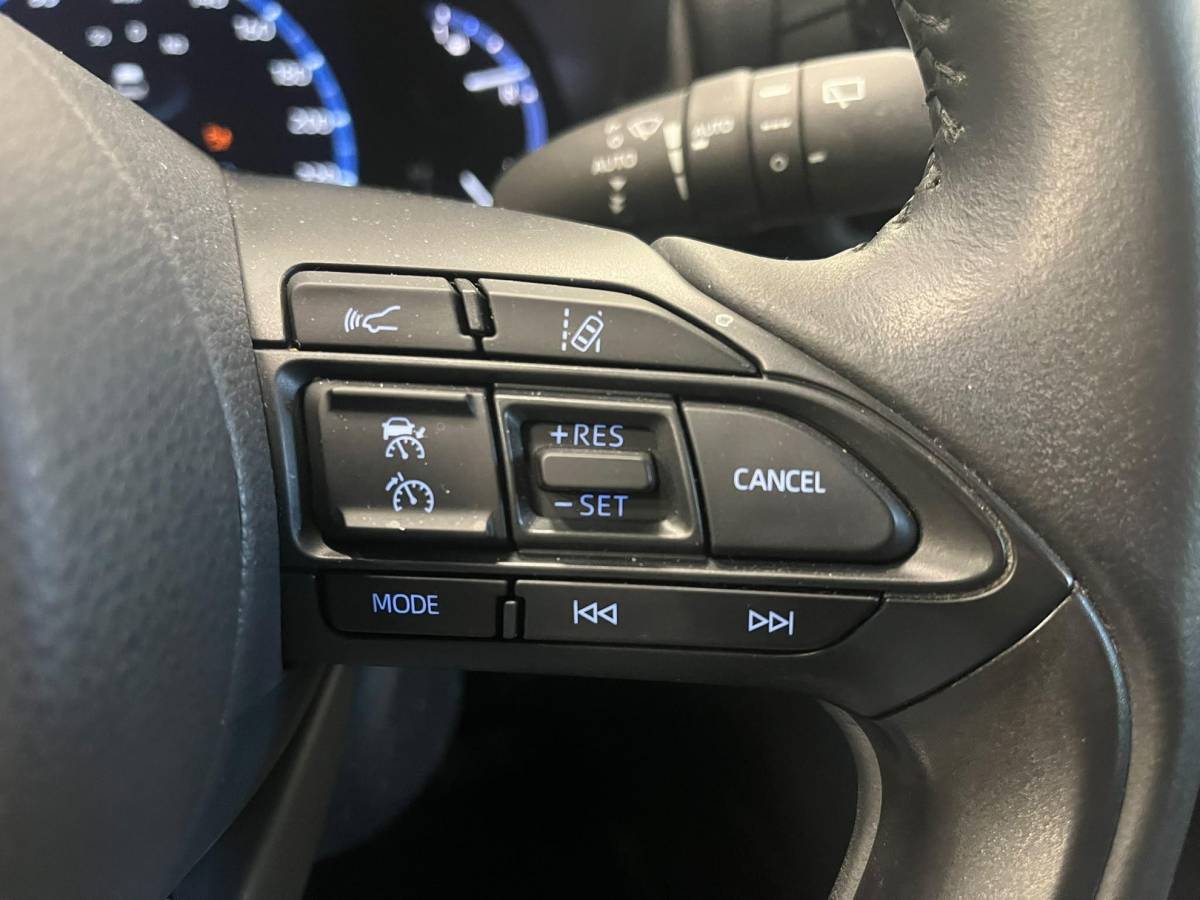 Toyota Yaris Cross Toyota Yaris Cross 1.5 Hybrid Business Navigatie Apple Carplay Android Auto Camera Parkeerhulp Adaptive Cruise Control Climate Control Lichtmetalen velgen