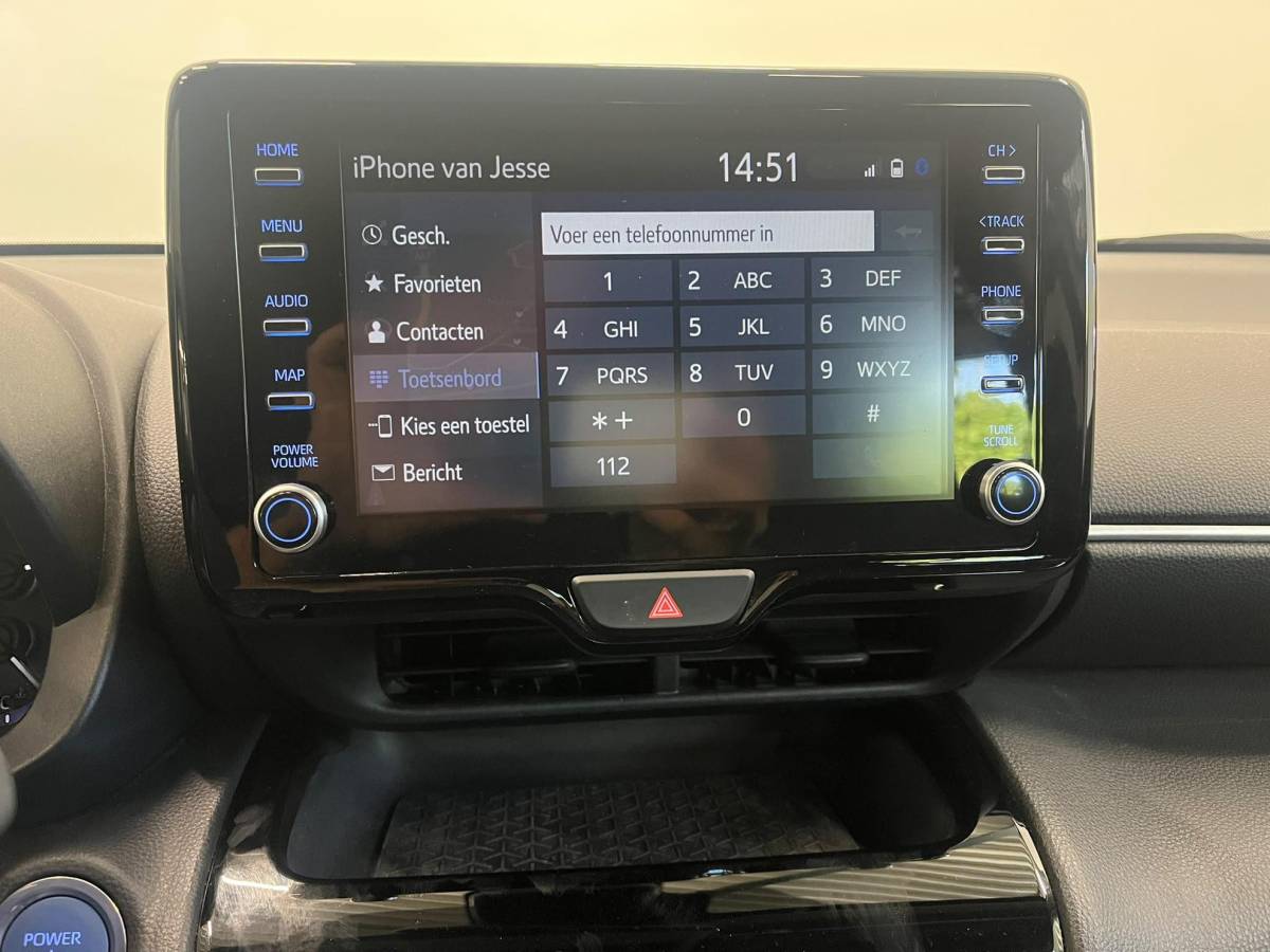 Toyota Yaris Cross Toyota Yaris Cross 1.5 Hybrid Business Navigatie Apple Carplay Android Auto Camera Parkeerhulp Adaptive Cruise Control Climate Control Lichtmetalen velgen