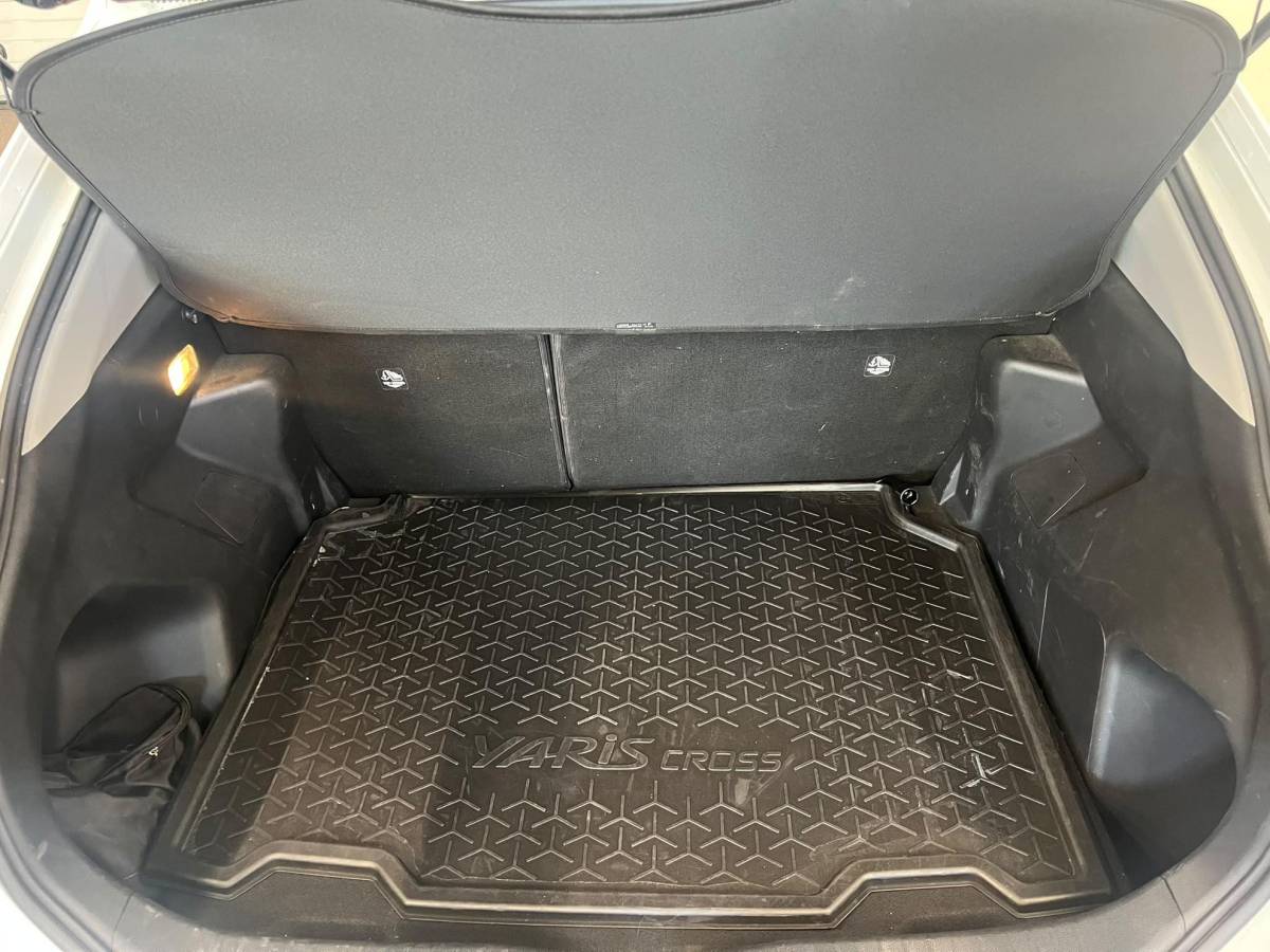 Toyota Yaris Cross Toyota Yaris Cross 1.5 Hybrid Business Navigatie Apple Carplay Android Auto Camera Parkeerhulp Adaptive Cruise Control Climate Control Lichtmetalen velgen